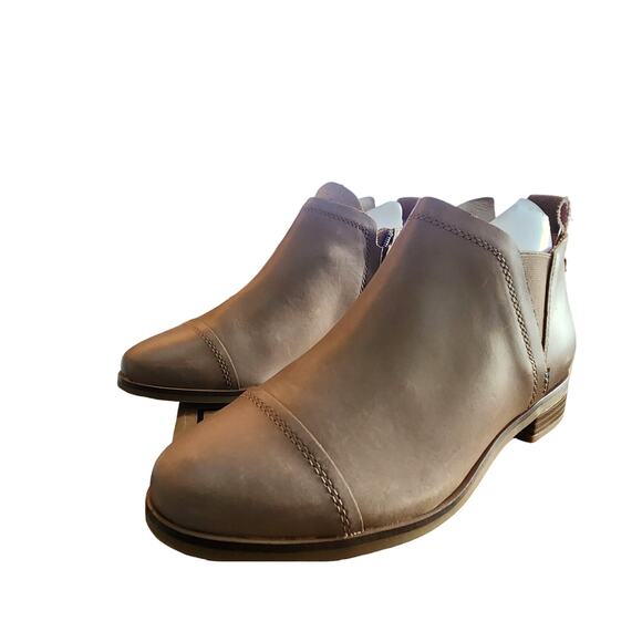 TOMS Women's Reese Bootie in Taupe Grey, Size W7 - $89.99 MSRP - Picture 1 of 8